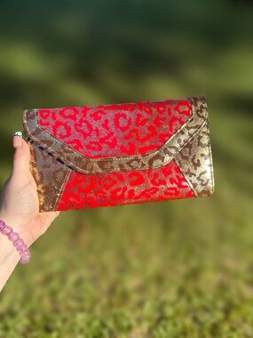 Mix&co. Red and Gold Leopard-Print Envelope Clutch